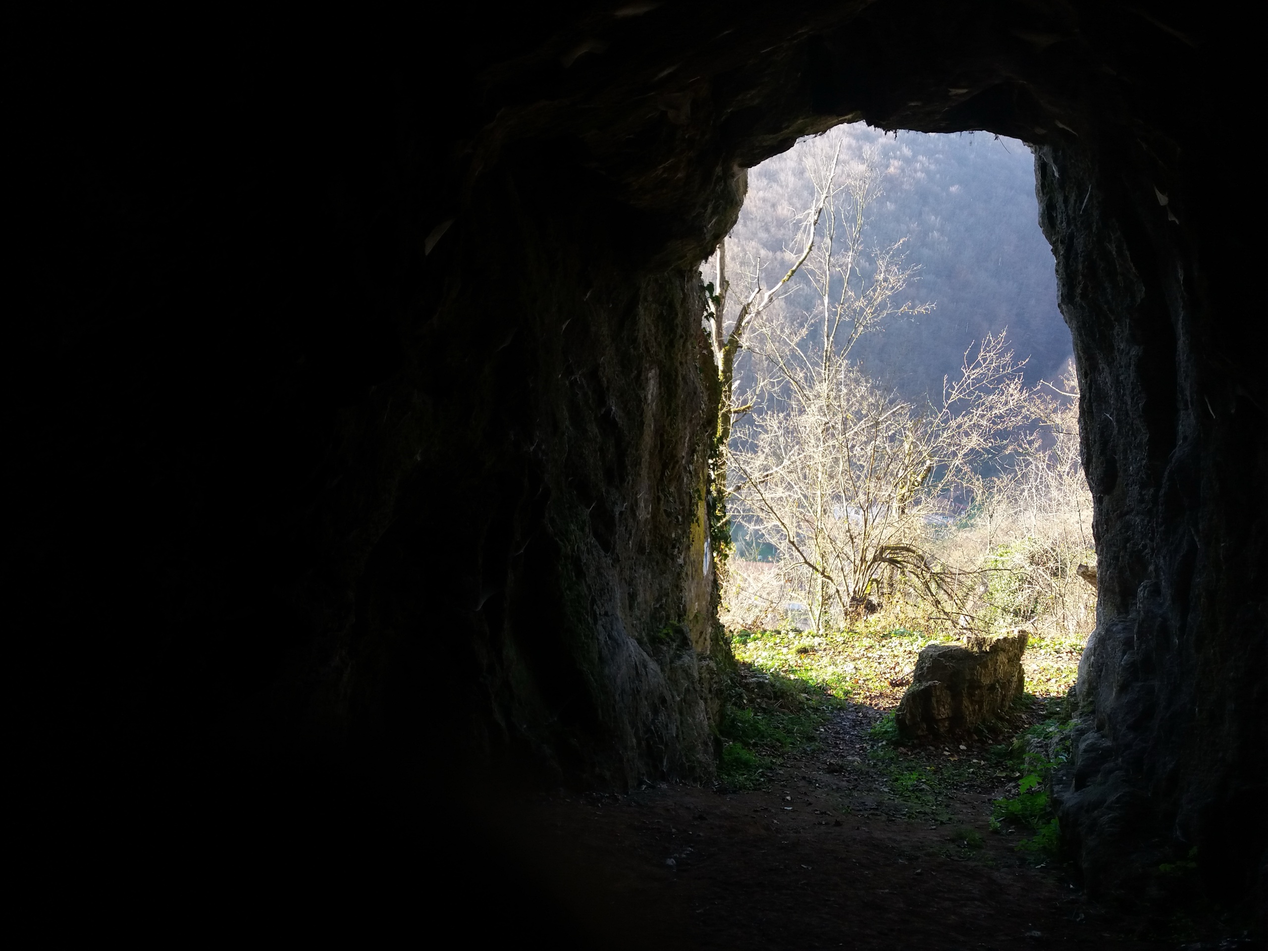 Transilvania Cave Diving — Explorare Subterană, Speoturism și Scufundări în Peșteri