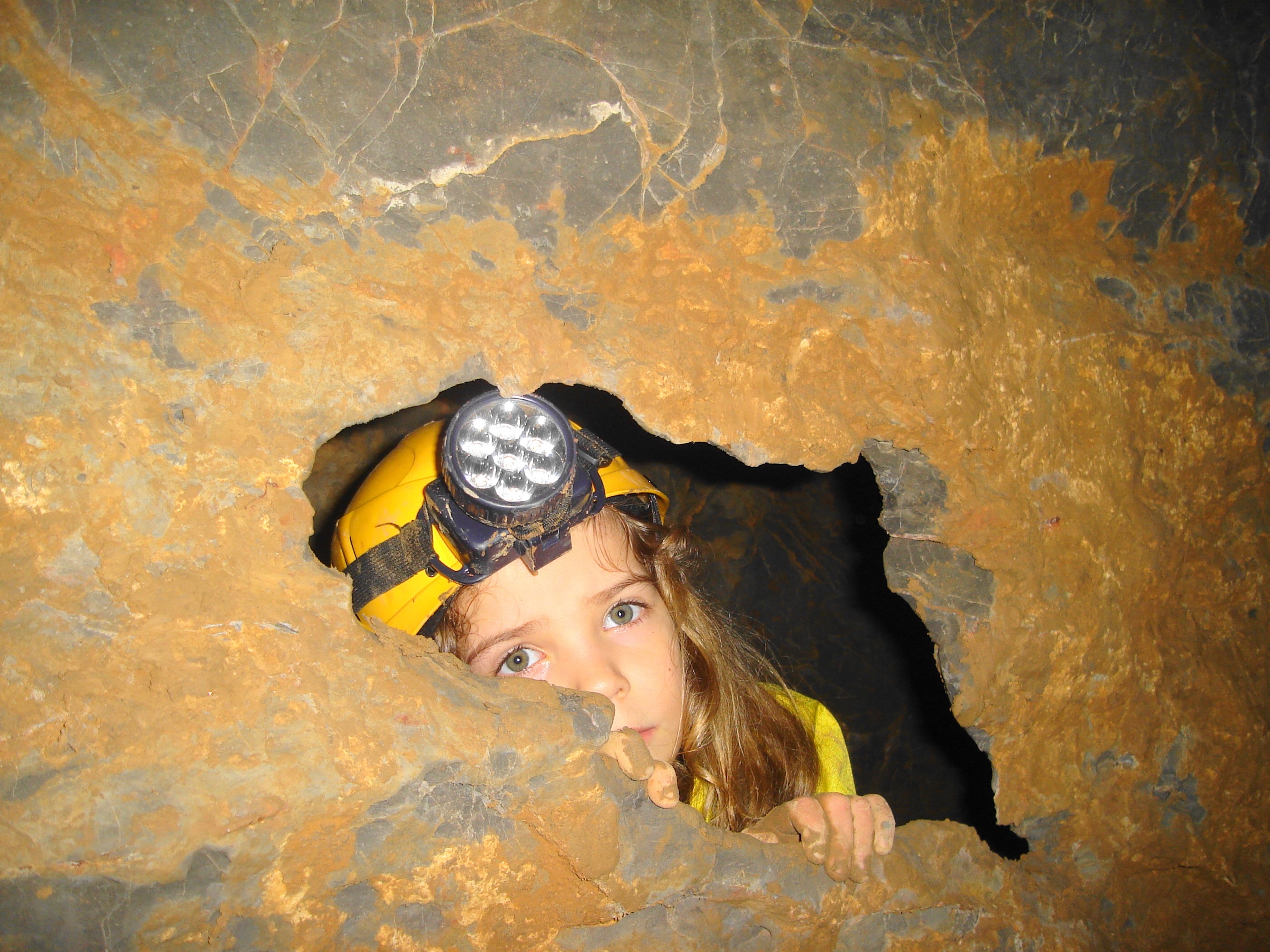 Transilvania Cave Diving — Explorare Subterană, Speoturism și Scufundări în Peșteri